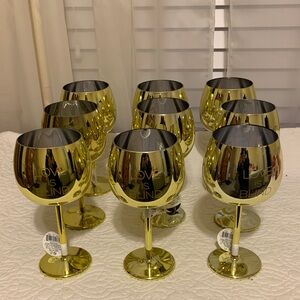 Love is Blind 9-Piece Gold hard plastic Wine Goblets NEW A must for your Parties
